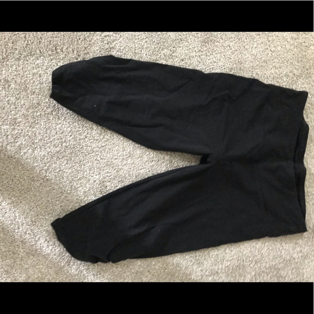 Earth Yoga Cropped Workout